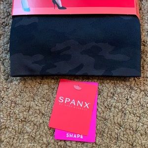 NWT Spanx black camo leggings